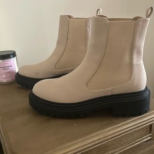 Beige boots